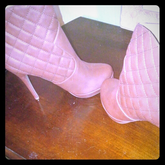 NEW MICHAEL ANTONIO 9M CARAMEL ZIPPER STILETTO BOOTIES - Picture 3 of 8